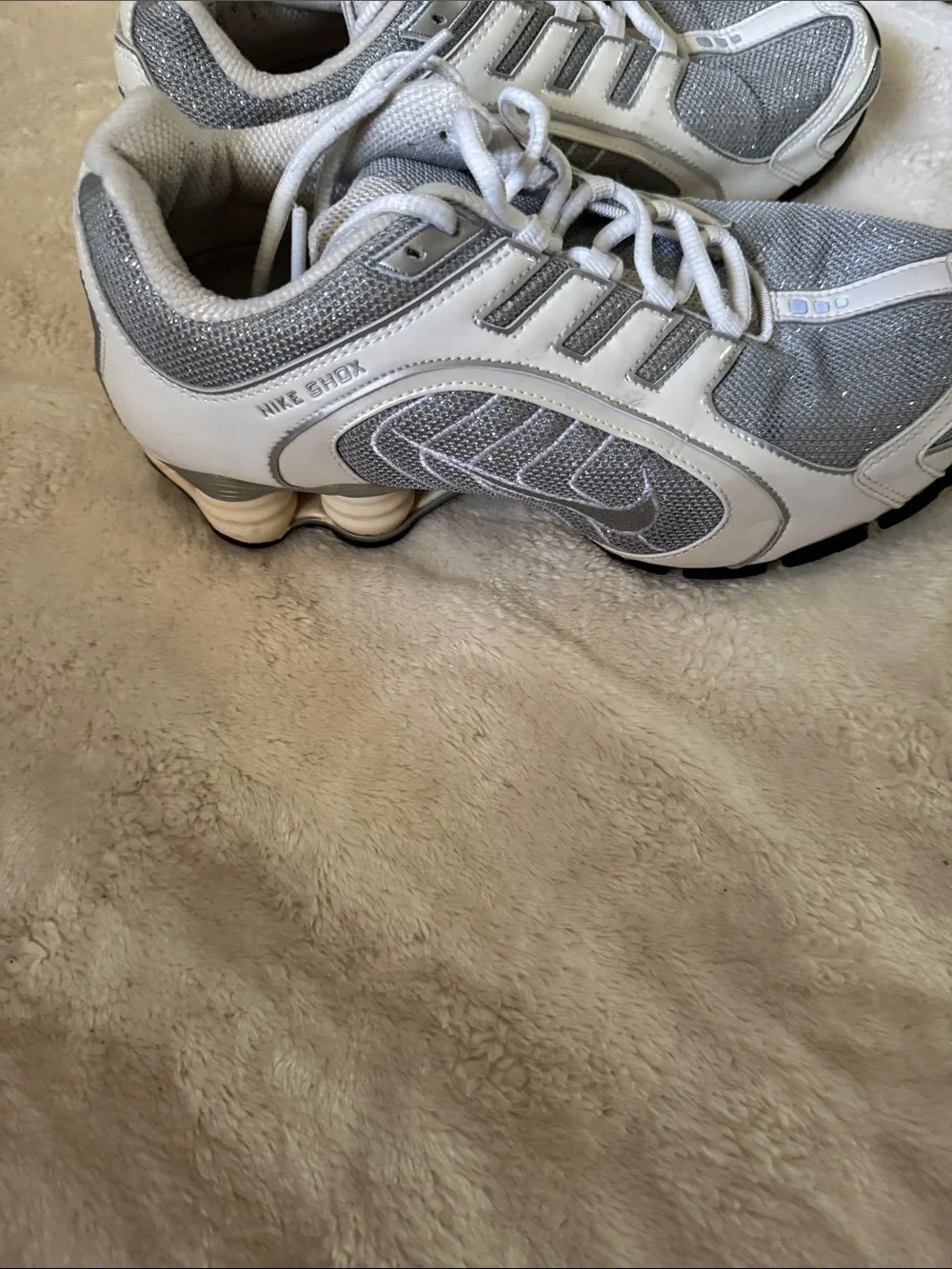 Woman’s Nike shox